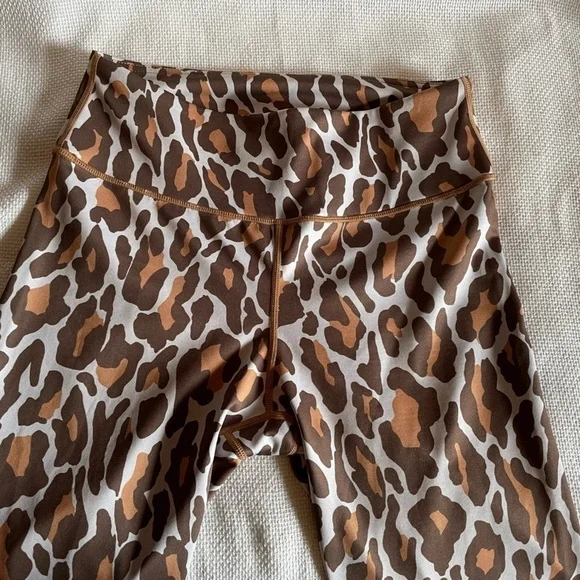 Yelete Activewear too and leggings - Picture 4 of 9